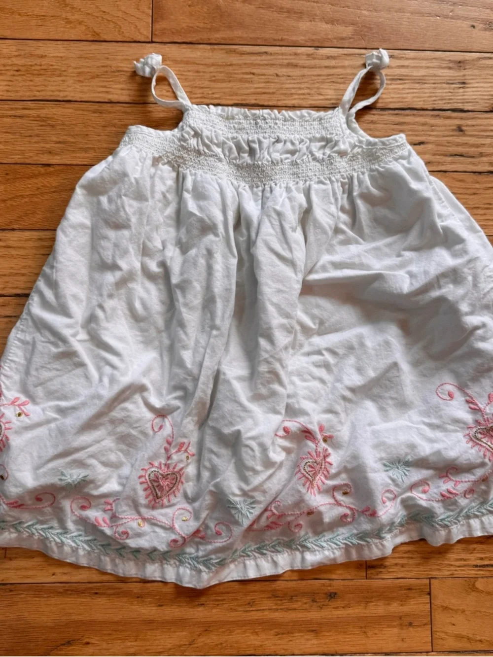 BabyGap White Embroidered Cotton Smocked Dress 18-24 Months Heart‎ Floral Boho